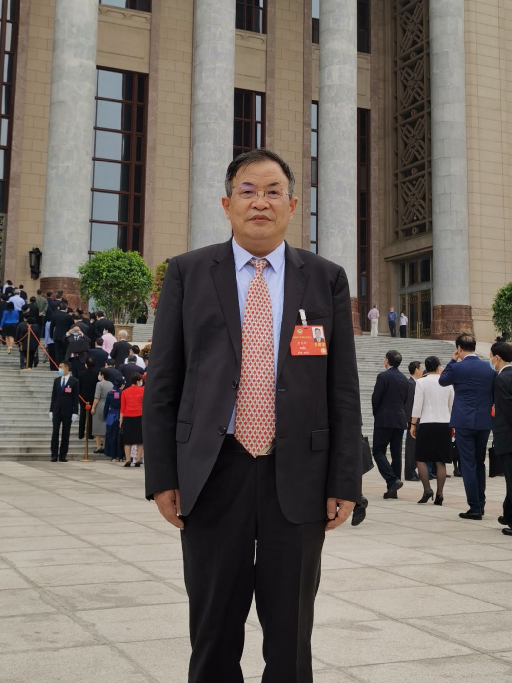 4.全國政協(xié)委員、中國工程院院士、航空工業(yè)首席技術專家唐長紅