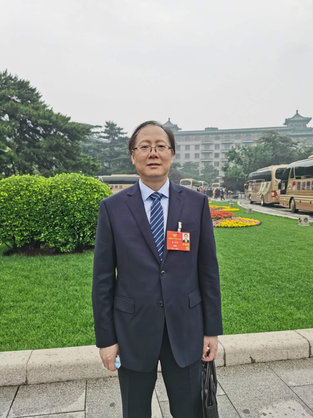 7.全國政協(xié)委員、航空工業(yè)沈飛副總經理、總工程師李克明